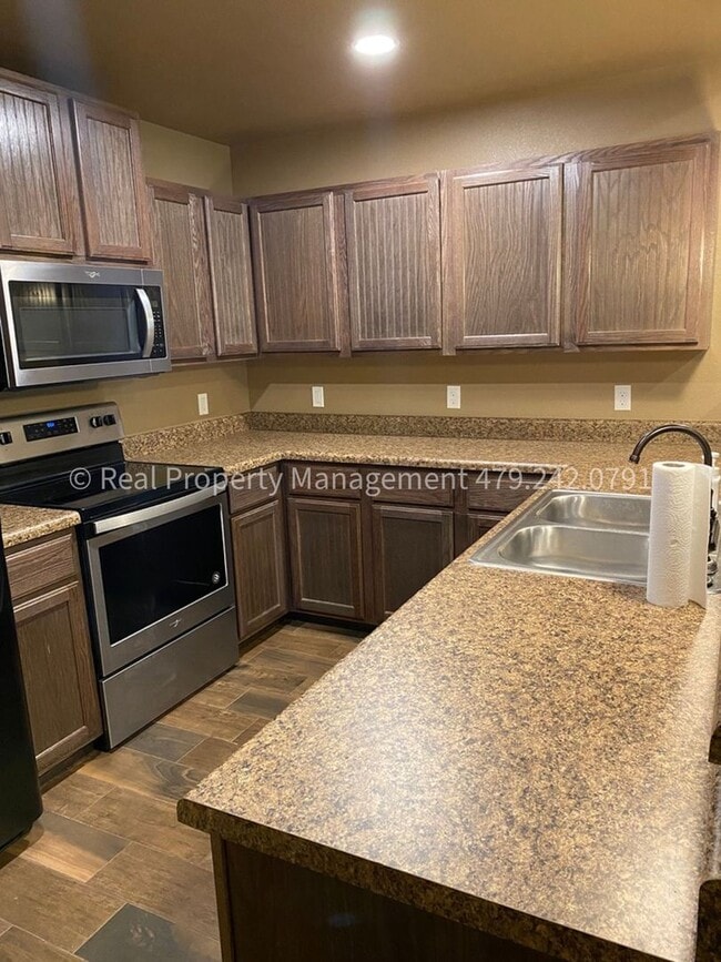 Photo - 4718 S 28th St