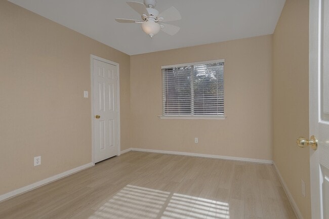Photo - 78 E Foxbriar Forest Cir