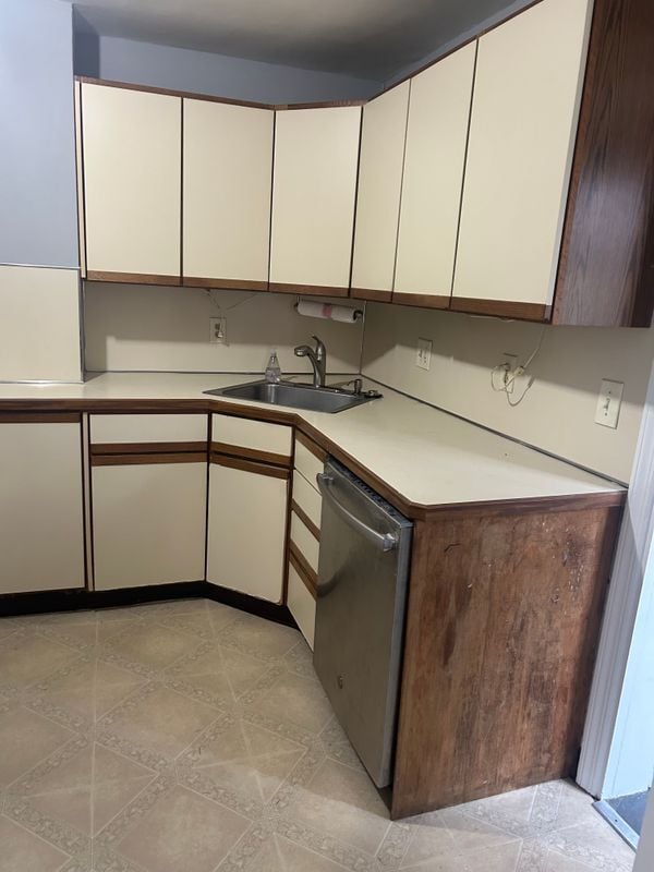 Photo - 1924 Guernsey Ave