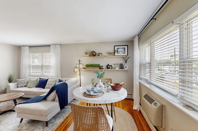 Photo - The Crossings at Menlo Park