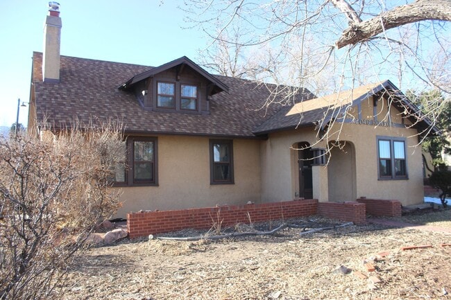 Building Photo - LARGE 3 bedroom in Old Broadmoor