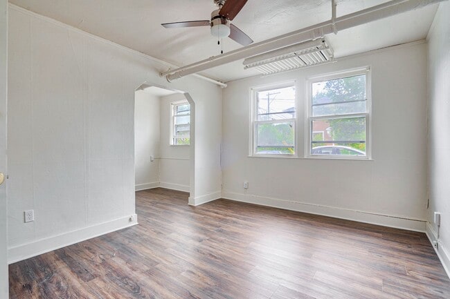 Photo - Warnell Apartments!