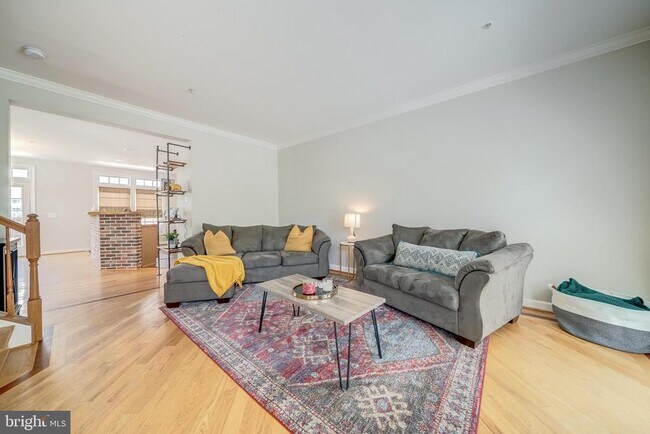 Photo - 921 Harrison Cir