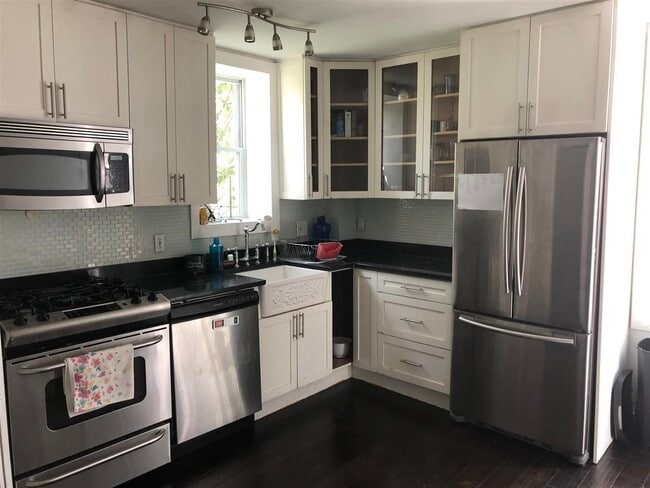 Building Photo - 100 Park Ave Unit 4 Rental