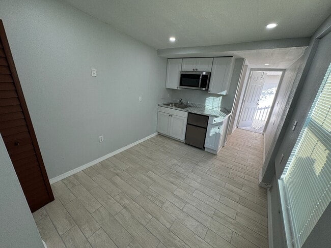 Photo - 911 NW 62 Ave