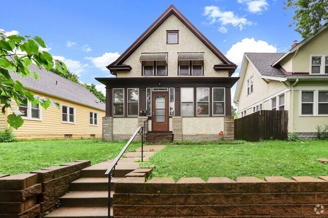 Building Photo - 977 Fremont Ave E Unit 2 Rental