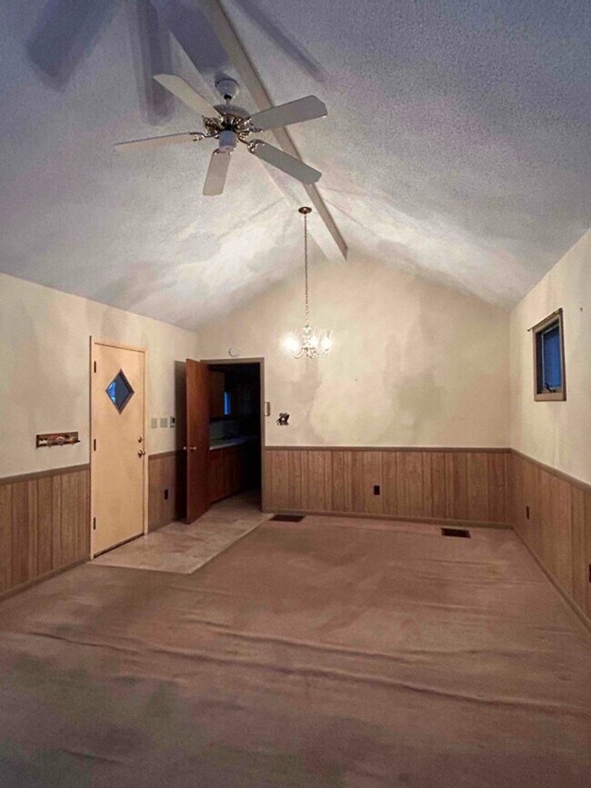 Photo - Spacious & Charming! Ready for your Family!!