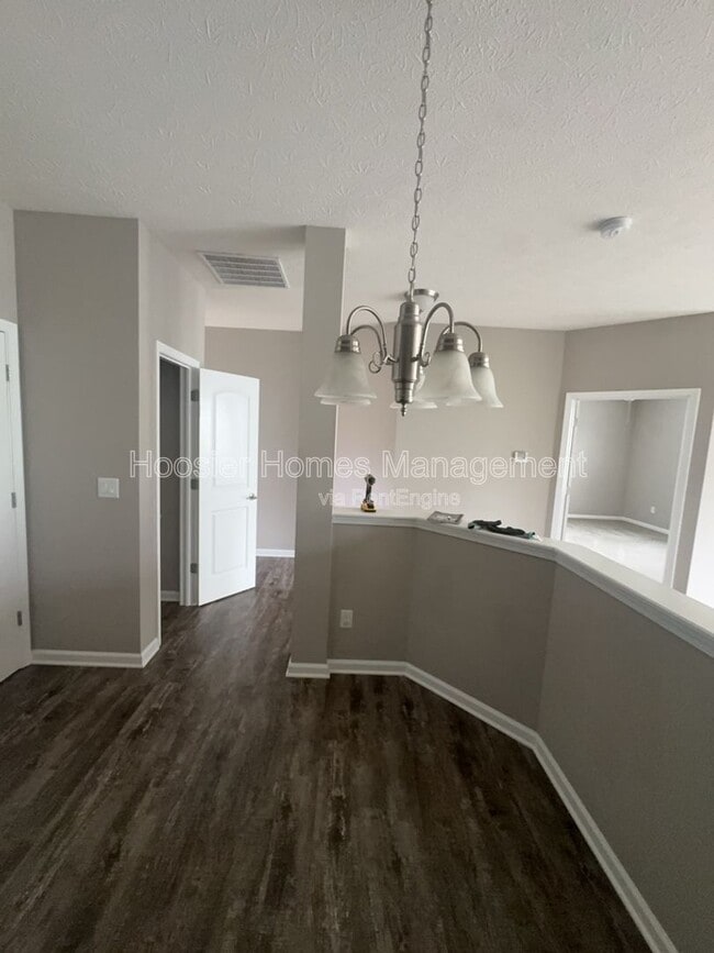 Photo - 556 Dylan Dr