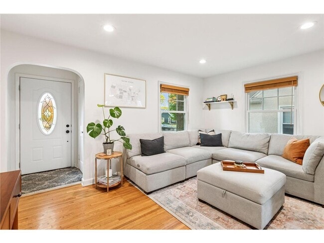 Photo - 3040 Hampshire Ave S