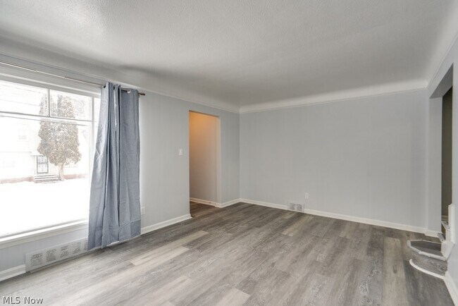 Photo - 9809 Way Ave