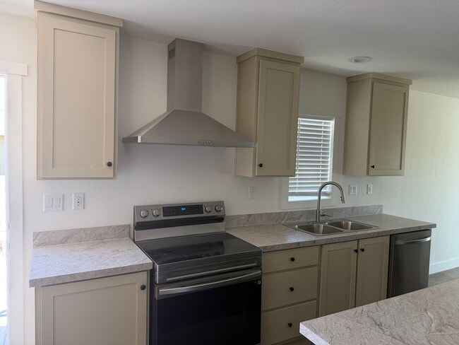 Photo - 3 Bedroom 2 Bath Home Near Tropicana & Nellis