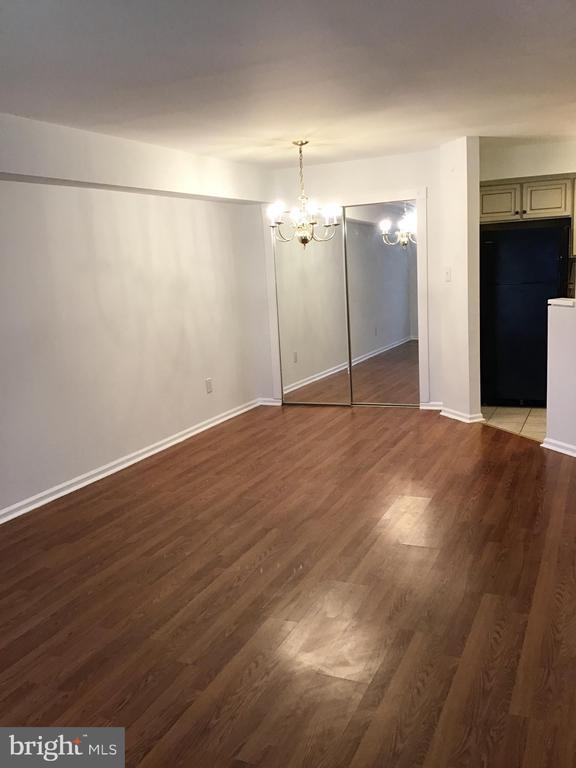 Photo - 45011 Bennett Pl Unit 5