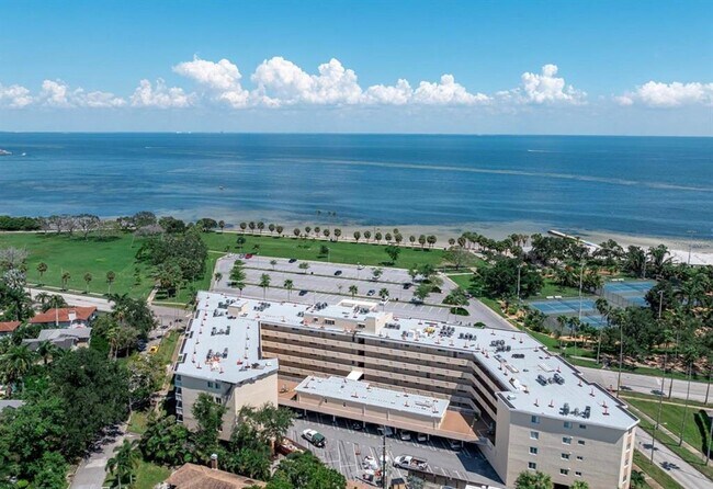 Photo - 1200 N Shore Dr NE Unit 313