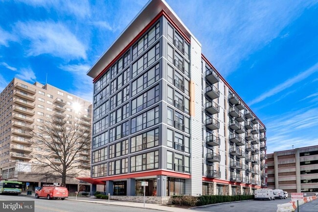 Photo - 1320 Fenwick Ln Unit 304