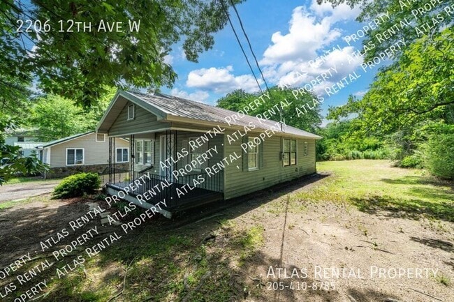 Photo - 2206 12th Ave W