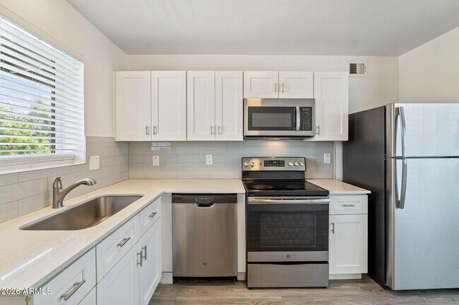 Photo - 1707 N 18th St Unit B9