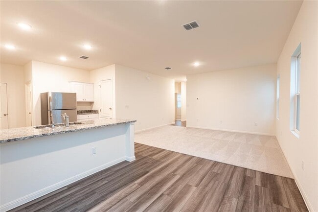 Photo - 144 Mullen Wy