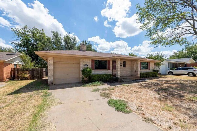 Photo - 4661 Briarwood Dr