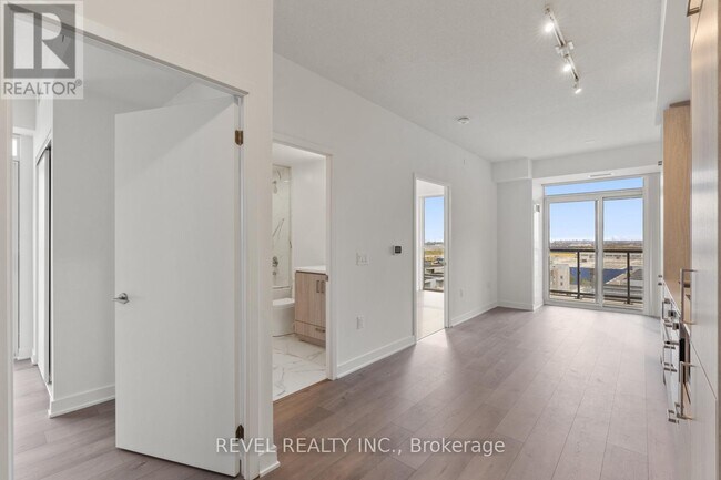 Photo - 60 Honeycrisp Cres Unit 720