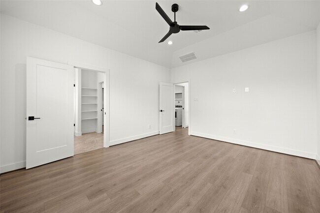 Photo - 2707 Bronze Vis Dr