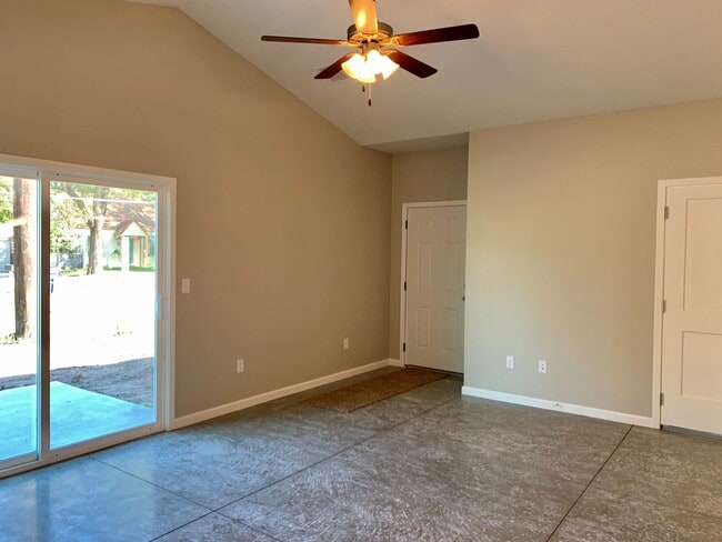 Photo - 276 N Florence St