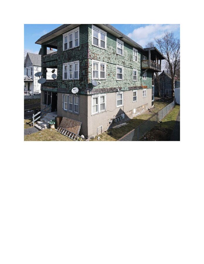 Photo - 197 Saint Charles St Apartments