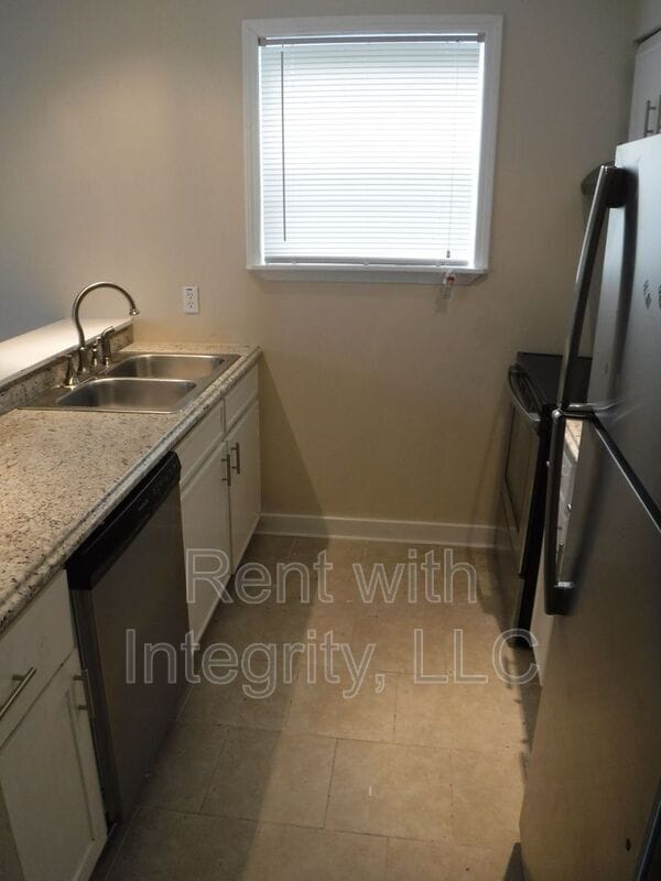Photo - 2308 Sylvan Ct Unit A