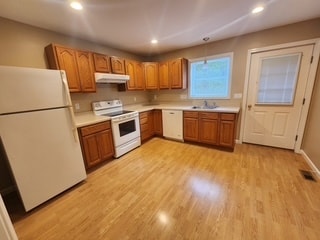 Building Photo - 27 Van Buren Ave Unit B-1