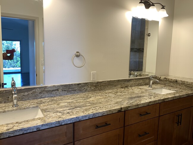 Double vanity in master bath - 72 -1035 Pu'ukala Rd Casa