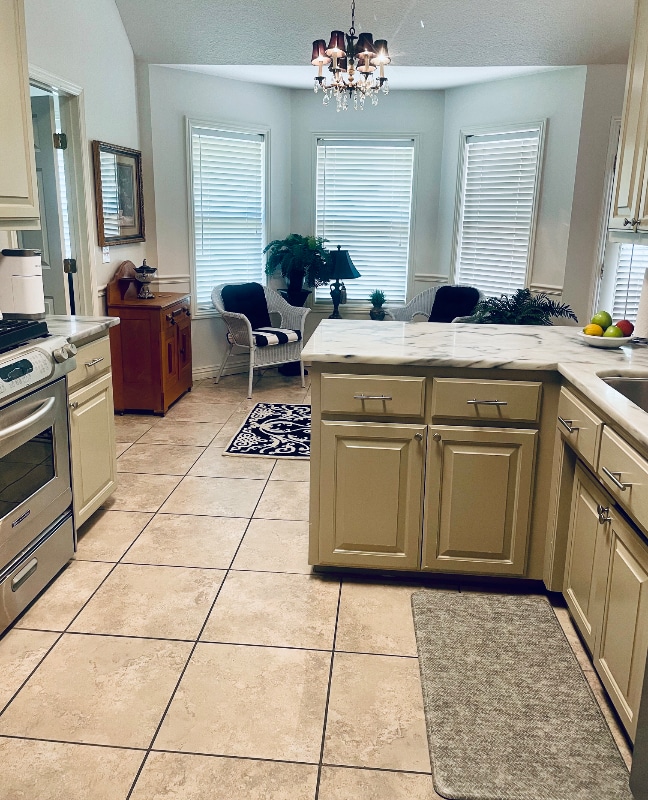 Photo - 1027 E Broadview Dr
