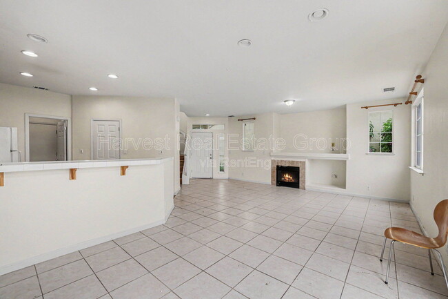 Photo - 1991 Gresham Dr