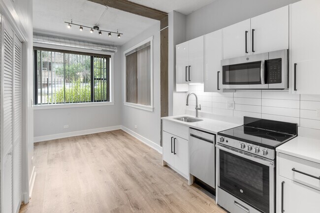 Photo - 7645 N Sheridan Rd Unit 114