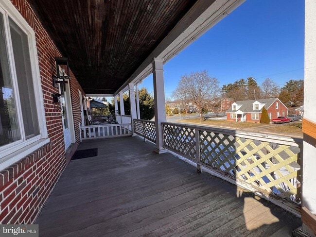 Photo - 2268 READING