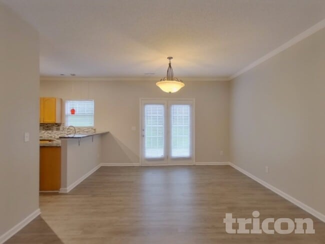 Photo - 5862 Mahogany Pl SW