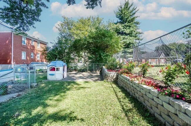 1136 Betty Ln Unit 2