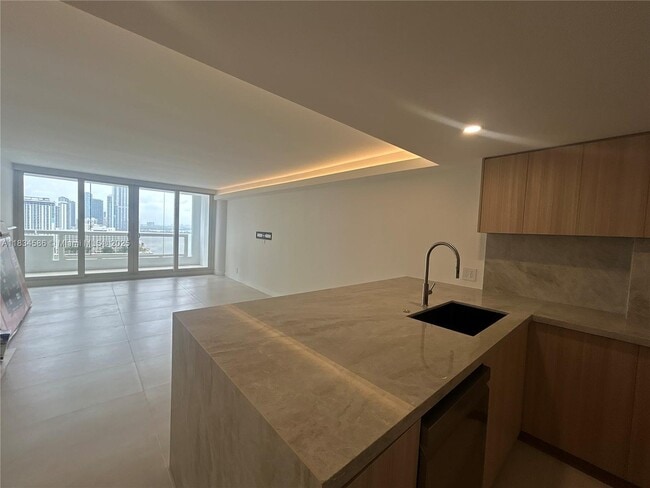 Photo - 1717 N Bayshore Dr Unidad A-2539 Rental