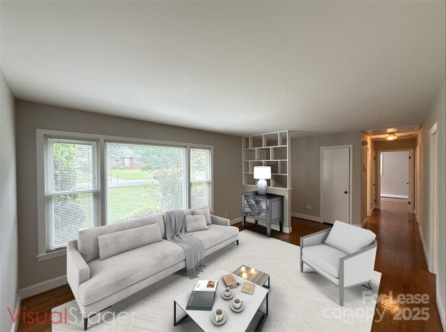 Photo - 1521 Woodhill Ln