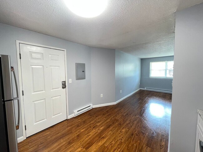 Photo - 179 Loudon Rd Unit 8