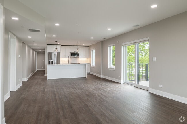 3BR, 2BA - 1,544SF