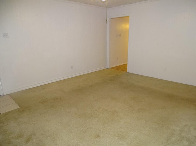 Photo - 4818 66th St