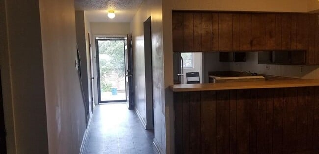 Photo - 1712 Sanford Dr