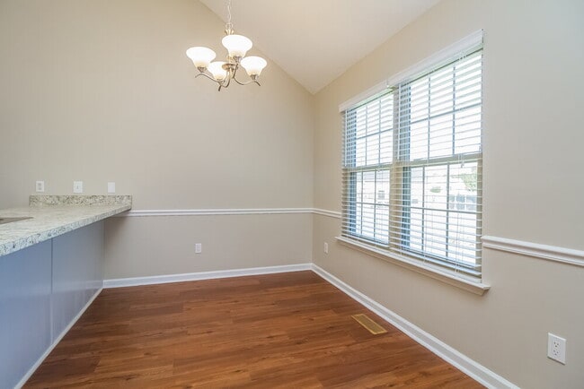 Photo - 1921 Pacific Pl