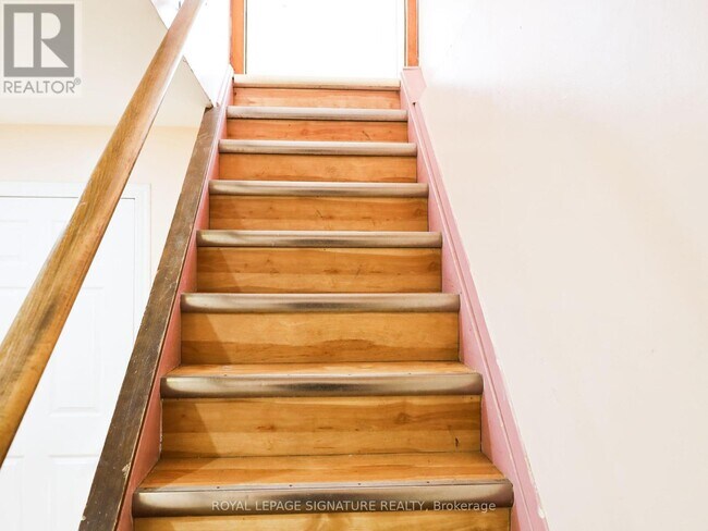 Photo - 8 Stanbridge Ct