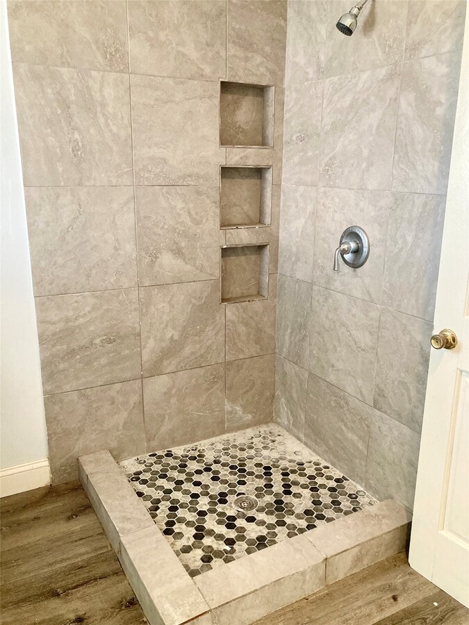 Photo - 331 Terminal St