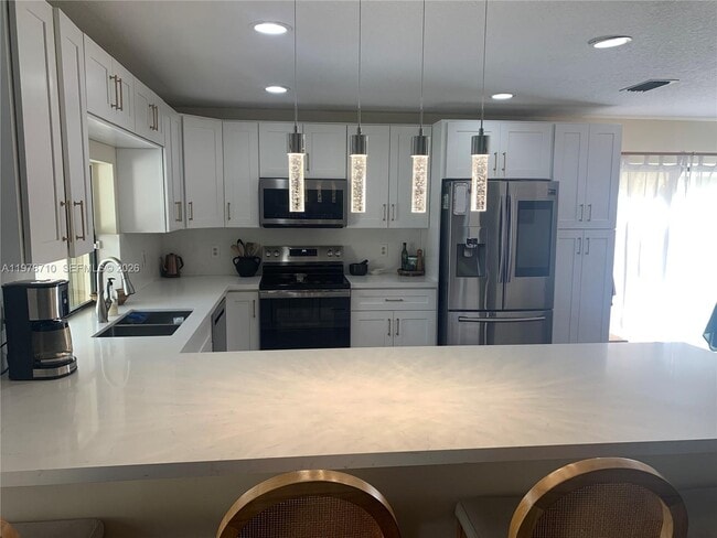 Photo - 2925 E Aviary Dr