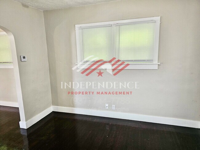 Photo - 2449 Nill Ave