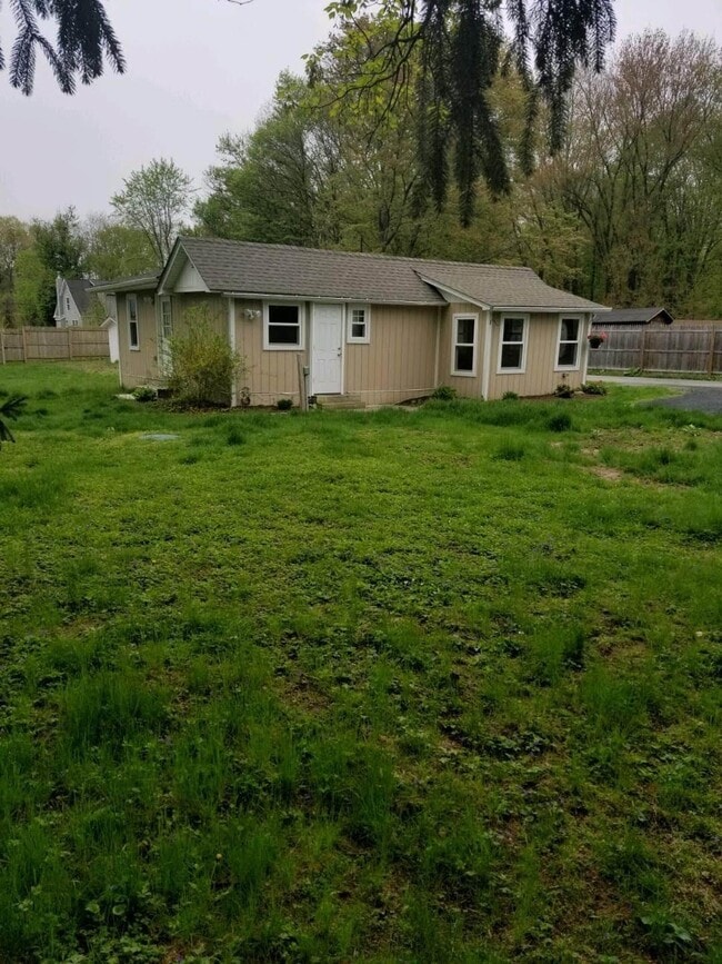 Photo - 7 Mary Ann Ave Unit Back2