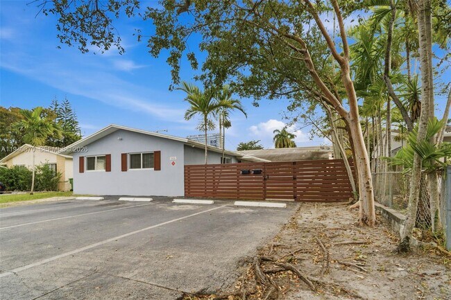 Photo - 808 NE 2nd St Unidad A