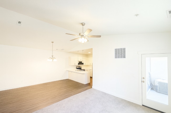 Photo - 4777 Alder Dr Unidad Building E 303