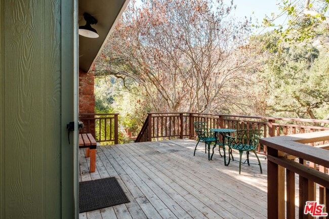 Photo - 800 N Topanga Canyon Blvd